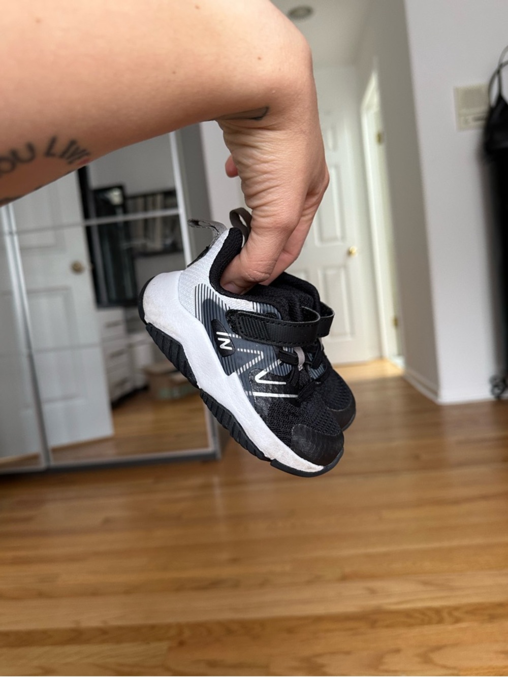 Baby boy new balance sz 5